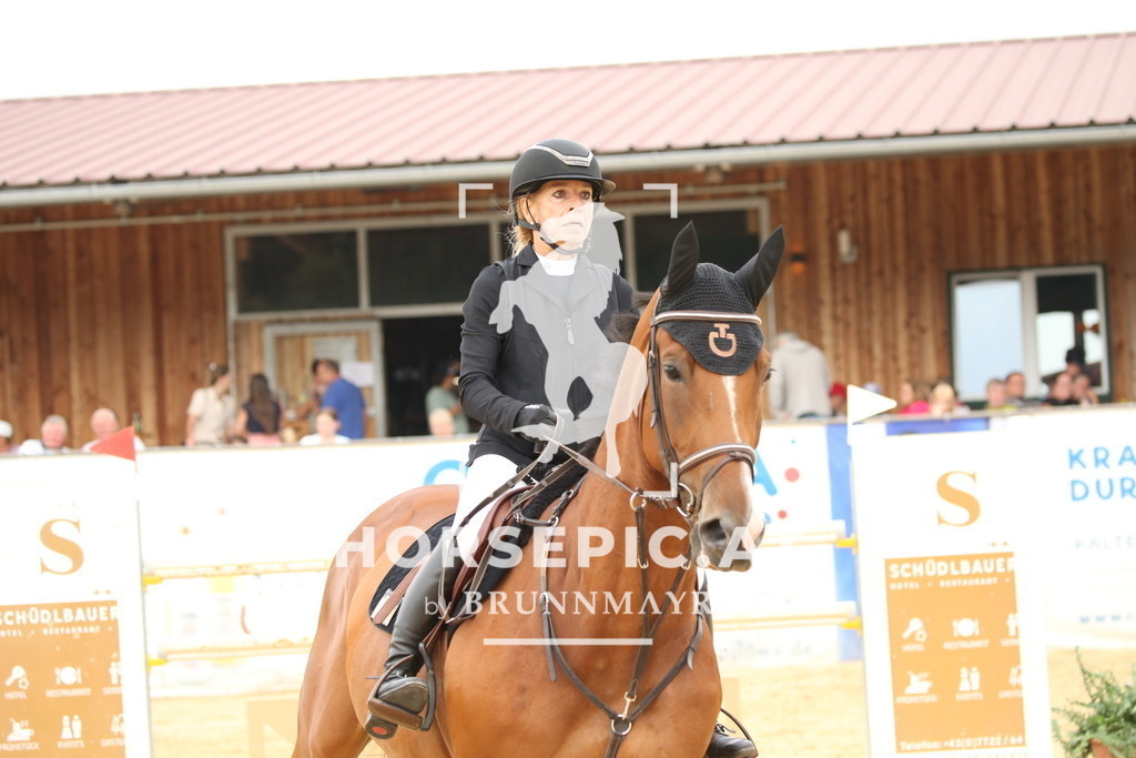 DL2Q8138 | Willkommen bei Brunnmayr - Design & Fotografie – Ihrem Spezialisten für Reitturniere und Pferdeveranstaltungen in Oberösterreich, Salzburg und Bayern! Seit über 17 Jahren sind wir leidenschaftlich dabei.
