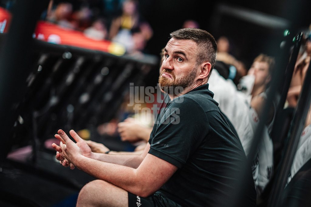 Basketball | Männer | Saison 2024/2025  | easyCredit Basketball Bundesliga | Testspiel | Veolia Towers Hamburg vs. EWE Baskets Oldenburg | 25.08.2024 | Co-Trainer Stanley Witt