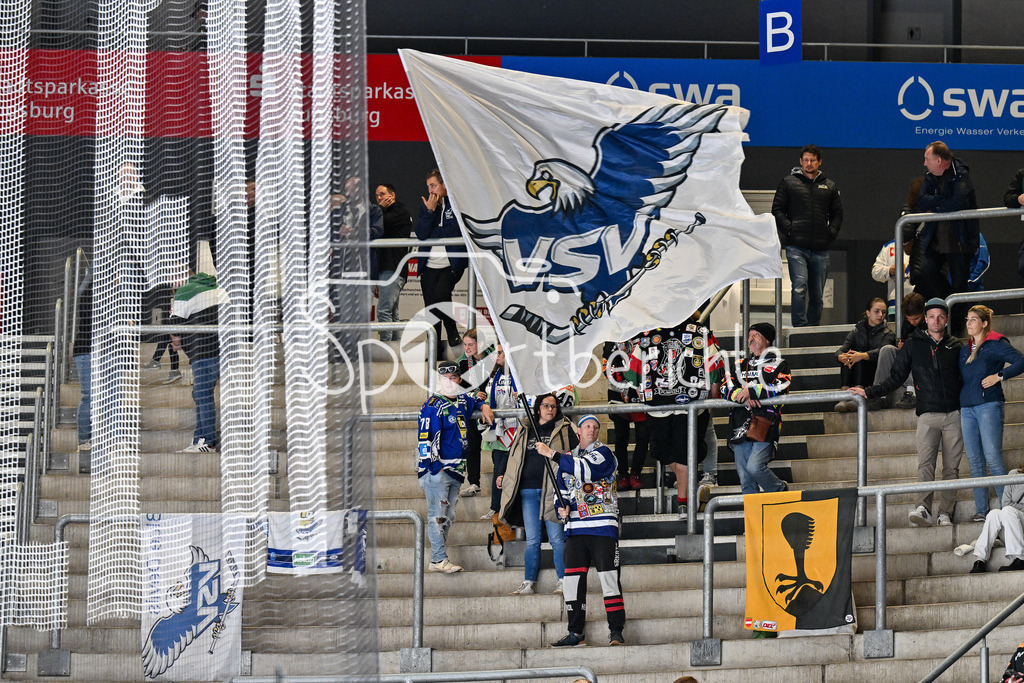 Augsburger Panther - EC VSV | Ein Fan aus Villach unterstuetzt sein Team beim Testspiel in Augsburg