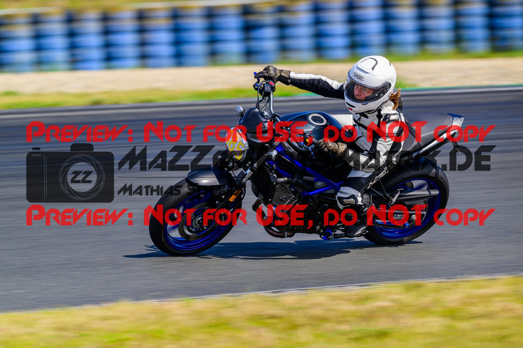 MaZZes_FotoMatrix_240724_6007705_2-105 | GELB