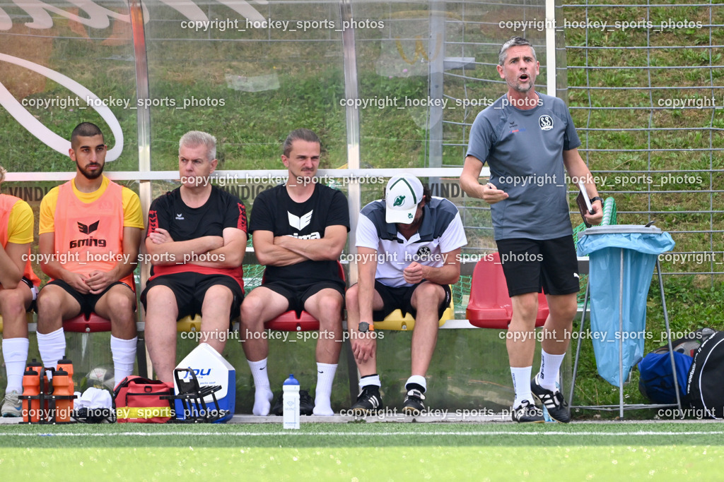 SV Spittal vs. UNION Matrei | Spielerbank SV Spittal, Zeugwart SV Spittal Remo Wiedergut, Headcoach SV Spittal Christian Rauter, SV Spittal vs. UNION Matrei, SV Spittal vs. UNION Matrei am 17.08.2025 in Spittal an der Drau (Goldeck Stadion), Austria, (Photo by Bernd Stefan)