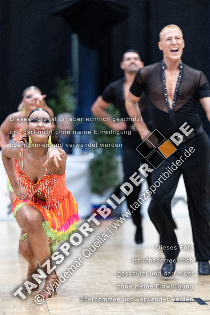20240406-11483 | Hier finden Sie Tanz Bilder vom Latein und Standard Formationen tanzen. Sportbilder vom Tanzsport. Schöne Fotos und von Weltmeisterschaft, Europameisterschaft, Bundesliga, Regionalliga, Oberliga und Landesliga sowie von GOC Stuttgart, DanceComp, WM Bremen