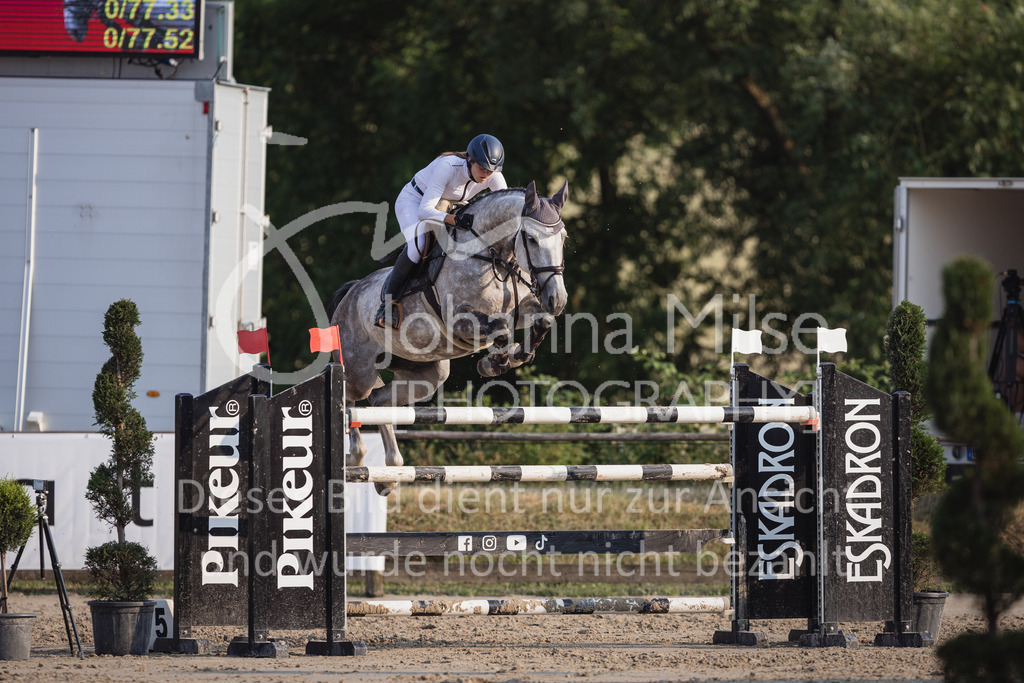 230624_PfSpTa_GroßerPreis-268 | Deine schönsten Turniermomente als professionelle Fotos! Entdecke hochwertige Pferdesport-Fotografie im Online-Shop. Jetzt Fotos finden & bestellen!