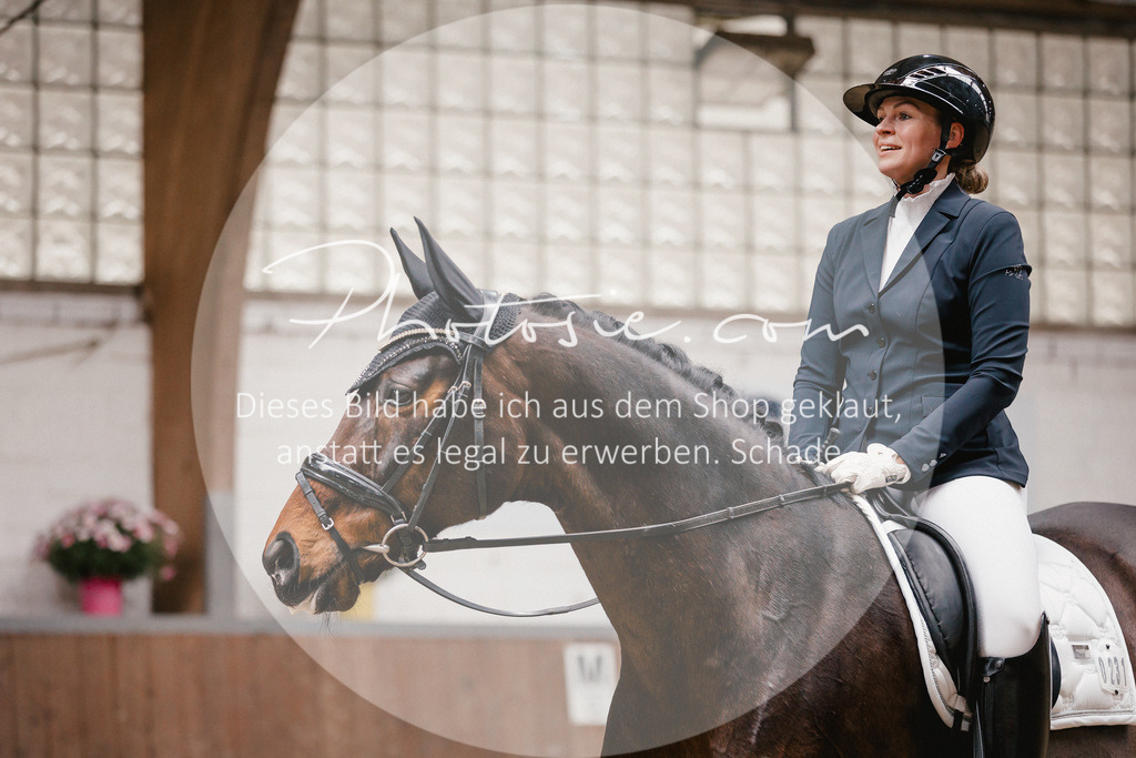 3I6A6676 | Stimmungsvolle Portraits und Reitsportfotografie im Ruhrgebiet und im Münsterland.

Pferdefotografie, Hundefotografie, Tierfotografie, Reportagen, Portraits von Tier und Mensch, Turnierfotografie in Bochum, Recklinghausen, Marl, Haltern am See, Dülmen.. - Realisiert mit Pictrs.com