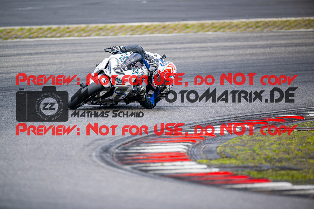 MaZZes_FotoMatrix_240717_6007705_5061 | WEISS