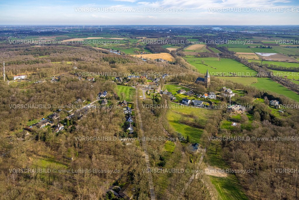 Emmerich240313547 | Luftbild, Wohngebiet und katholische Kirche St. Vitus, Waldgebiet und Fernsicht,, Hochelten, Emmerich am Rhein, Nordrhein-Westfalen, Deutschland