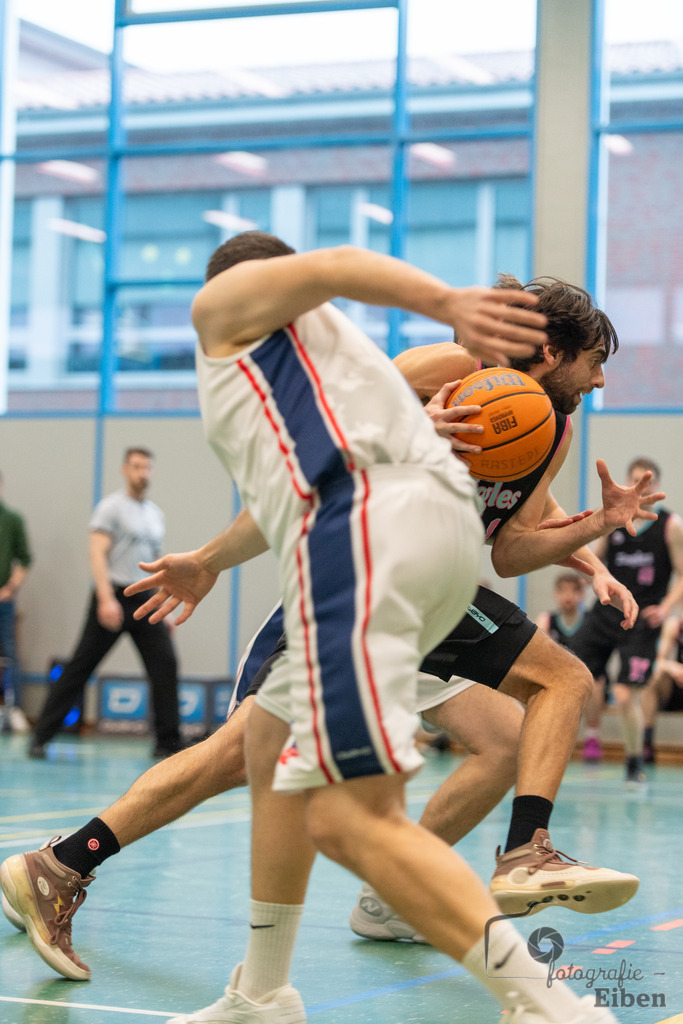 VFL Rastede-Westerstede 3 | VFL Rastede (weiß)-Westerstede 3 (schwarz) am 22.02.2026 in Rastede (Sporthalle); Photo: Philip Eiben 2025 - Realisiert mit Pictrs.com