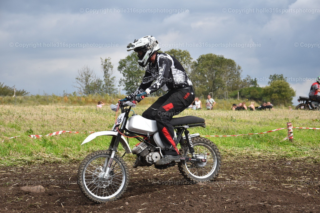 DSC_0058_01 | Sportfotografie , Motorsport, Motoross, Reitsport, Mointainbike, Enduro,
Landschaft , Outdoor, Eventfotografie, Landschaft, Bilder online bestellen - Realisiert mit Pictrs.com