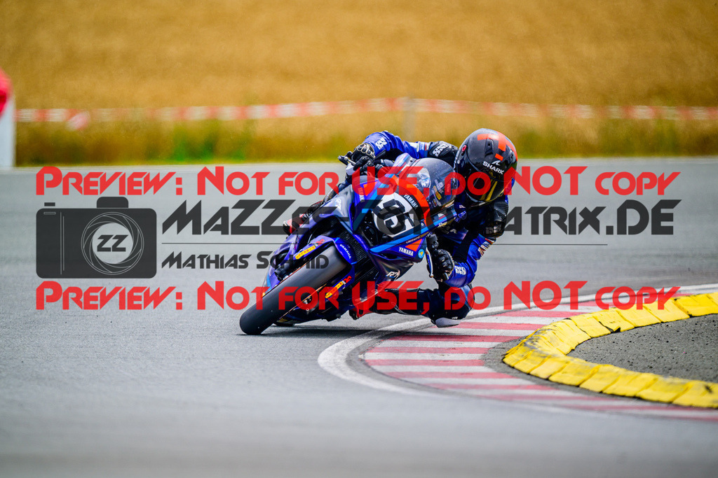 MaZZes_FotoMatrix_240727_6007705_0660 | R7