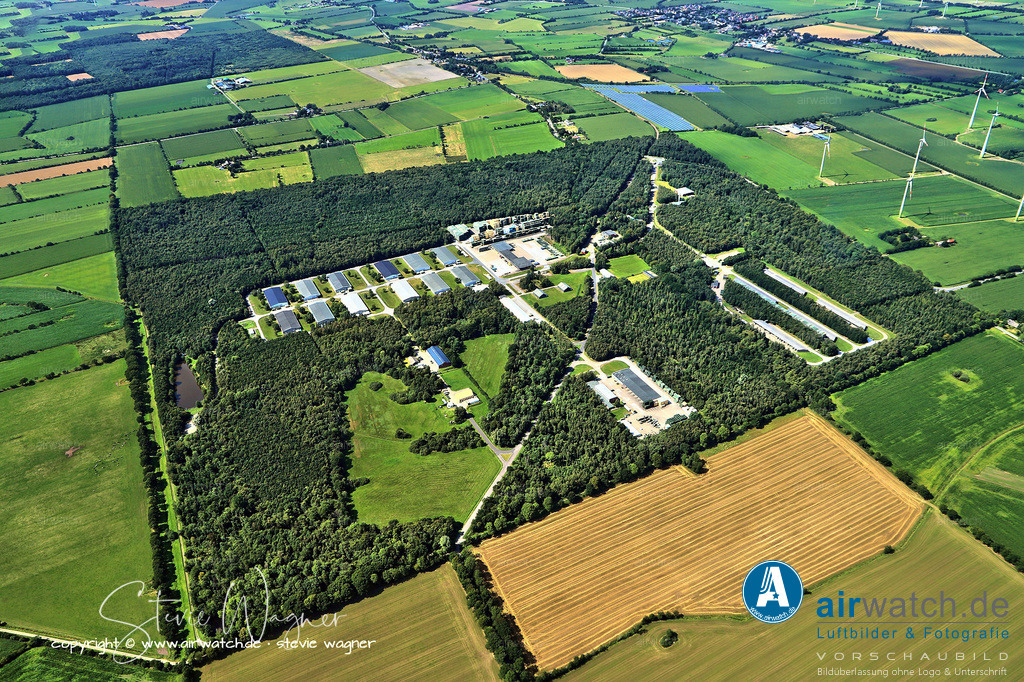 Luftbild Depot in Wester-Ohrstedt - Es ist ein zentraler Standort für die Logistik der Bundeswehr, | Es ist ein zentraler Standort für die Logistik der Bundeswehr, mit großen Lagerflächen für Material, das weltweit eingesetzt wird, und beherbergt auch Einrichtungen wie das Bundeswehr-Sozialwerk. 