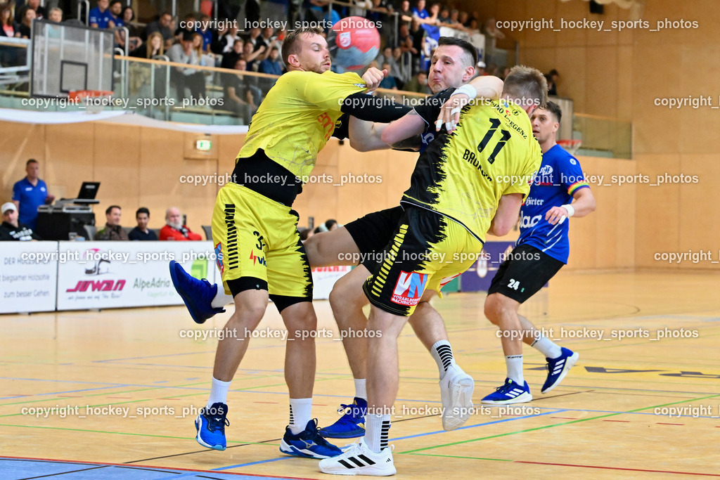 SC Ferlach vs. Bregenz Handball | #32 KOTAR Matic Bregenz Handball, #10 Perkusic Toni SC Ferlach, #11 Brombeis Matthias Bregenz Handball, SC Ferlach vs. Bregenz Handball, SC Ferlach vs. Bregenz Handball am 28.09.2024 in Ferlach (Ballspielhalle Ferlach), Austria, (Photo by Bernd Stefan)