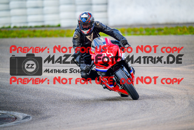 MaZZes_FotoMatrix_240910_6007705_2361 | GELB