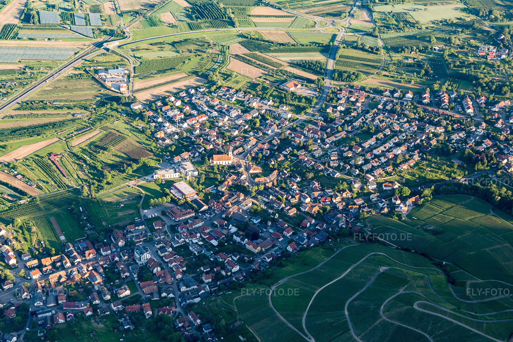 Luftbild: Ortsansicht in Ortenberg im Bundesland Baden-Württemberg in Deutschland. Foto: IMG_114940.jpg vom 01.06.2019 durch Werner Riehm/FLY-FOTO.de