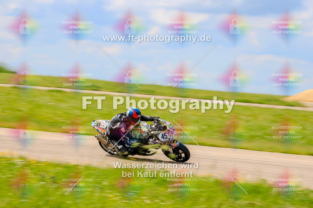 MotoTeam-0429 | Hier findet Ihr Bilder von Touristenfahrten auf der Nürburgring Nordschleife oder von anderen Veranstaltungen die ich besucht habe. Viel Spass beim Durch Schauen 