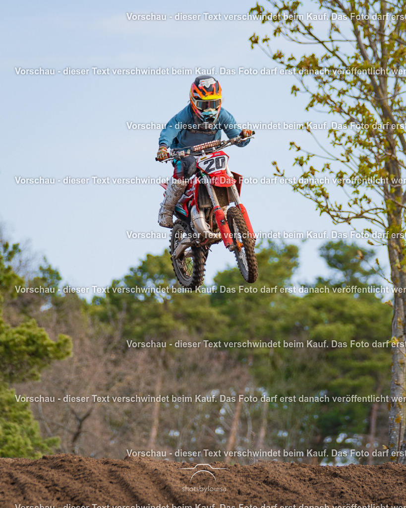04_13_Bensdorf_85-1202 | Sportfotografin aus Berlin-Brandenburg mit Fokus auf Motocross. Ich halte deine sportliche Leistung und echte Emotionen auf und neben der Strecke professionell fest. Entdecke die Fotos von deinem Rennen und bestelle sie direkt hier im Shop.