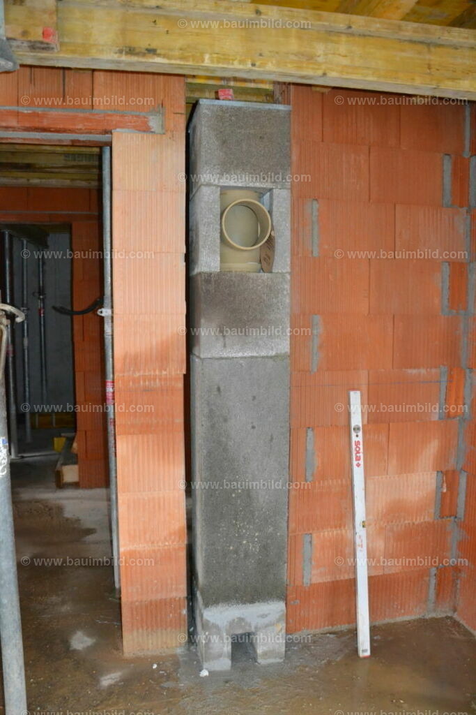 bib-lg08-schornstein-0018 | Nach LV-Leistungsgruppen sortierte Detailfotos über den Bau eines Hauses. Alle Hausbau-Bilder direkt vom Urheber und Autor der Website Haus-Selber-Bauen.com