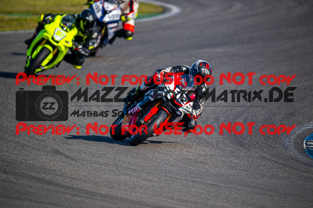 MaZZes_FotoMatrix_230410_2637 | WEISS