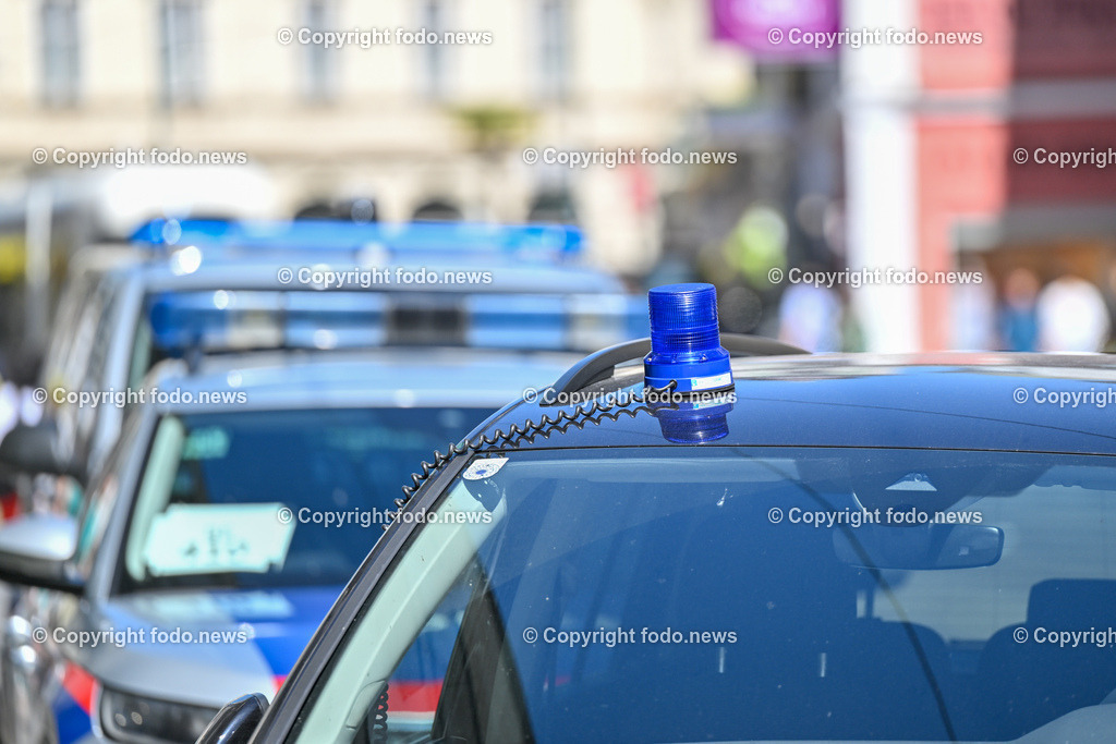 Polizeieinsatz Linz Spittelwiese nach Bombendrohung_ 15.05.2024-24 | 15.05.2024, AUT, Polizeieinsatz Linz Spittelwiese nach Bombendrohung, im Bild Blaulicht