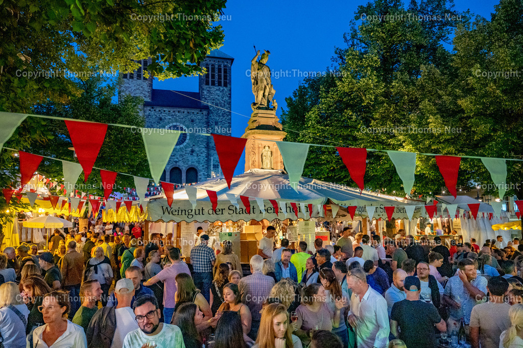 DSC_7082 | bbe, Bensheim, Winzerfest, Tag der Jugend,,Winzerdorf mit Marktbrunnen, Weingut der Stadt Bensheim, Sanktr Georg, , Bild: Thomas Neu
