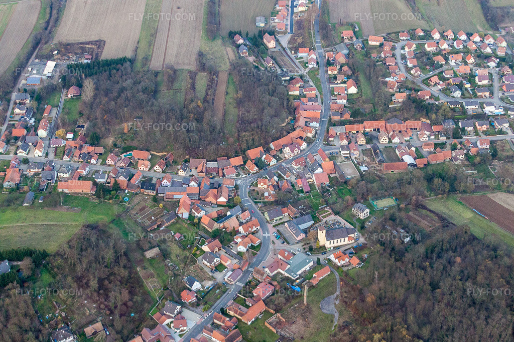 Aerial view: View of the town in Neewiller-près-Lauterbourg in the state Bas-Rhin, France.Photo: IMG_22973.jpg taken on 11/21/2009 by Werner Riehm/FLY-FOTO.comResolution of the original: 4333 x 2888 px