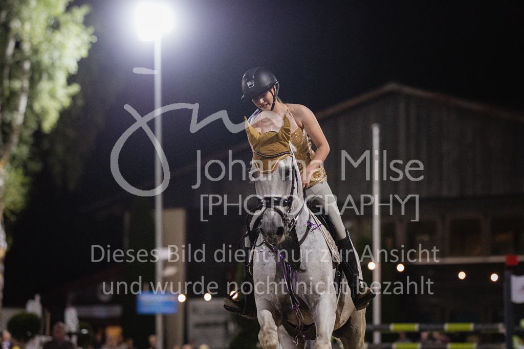 230827_Delbrueck_Kostuem-738 | Deine schönsten Turniermomente als professionelle Fotos! Entdecke hochwertige Pferdesport-Fotografie im Online-Shop. Jetzt Fotos finden & bestellen!