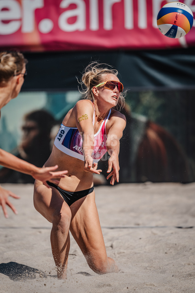Beachvolleyball | Frauen | Allianz German Beach Tour 2024 | Tourstop Kühlungsborn | 10.08.2024 | Tabea Schwarz nimmt den Ball an