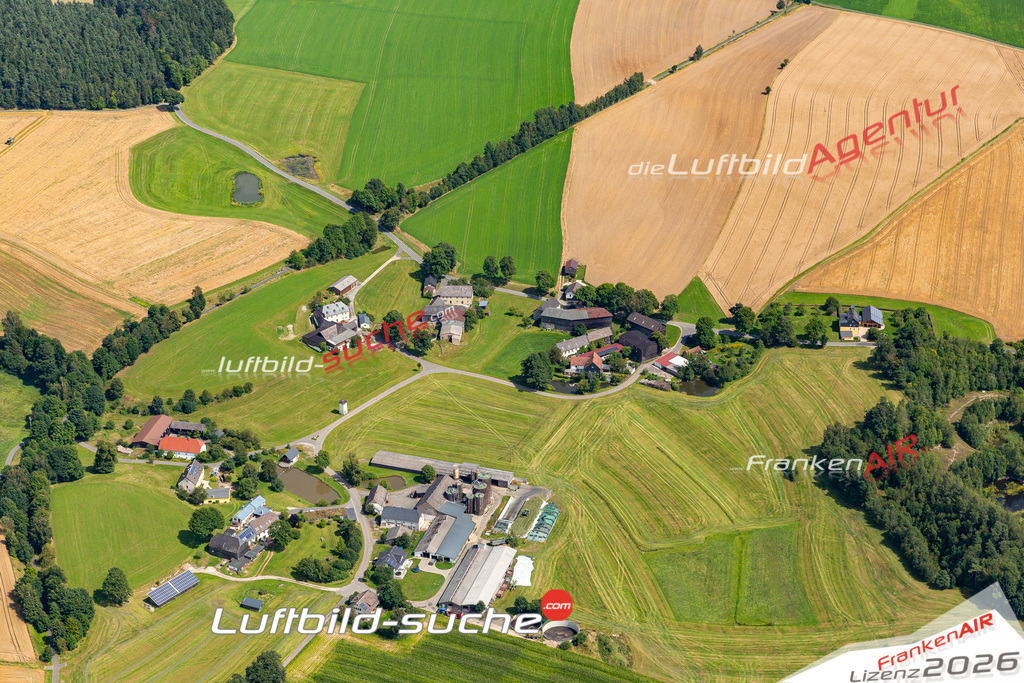Aktuelles Luftbild von Sinatengrün Wunsiedel Kauf mit Lizenz / Bildrechten möglich- Die Luftaufnahme wurde 2021 mittels UL-Flugzeug erstellt ( keine Drohne ) - hochauflösende Kamera-Systeme von  Canon -Beste Qualität - Für grossformatige Ausdrucke geeignet. Die Geschenkidee !