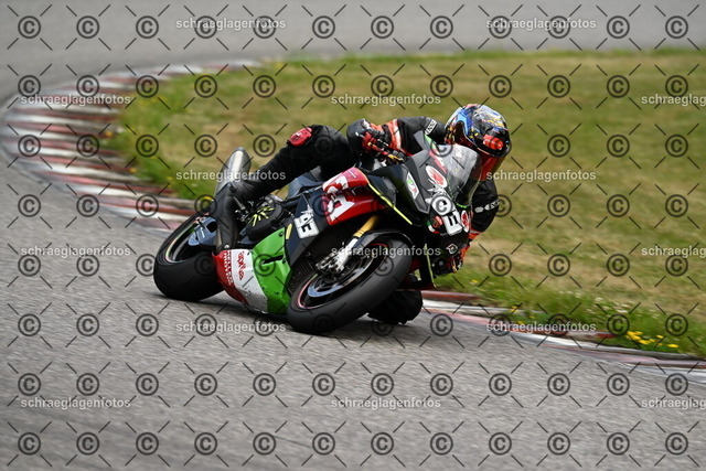 25bt02-0501 | markuskiefer.com - Realisiert mit Pictrs.com