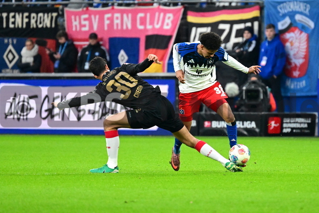 KBS Picture_HSV-Stuttgart_005 | v.l. Andres Baixauli Jose Maria (VfB Stuttgart) , Rossing-Lelesiit Alexander (HSV) ,Sportplatz :  Volksparkstadion, - Realisiert mit Pictrs.com