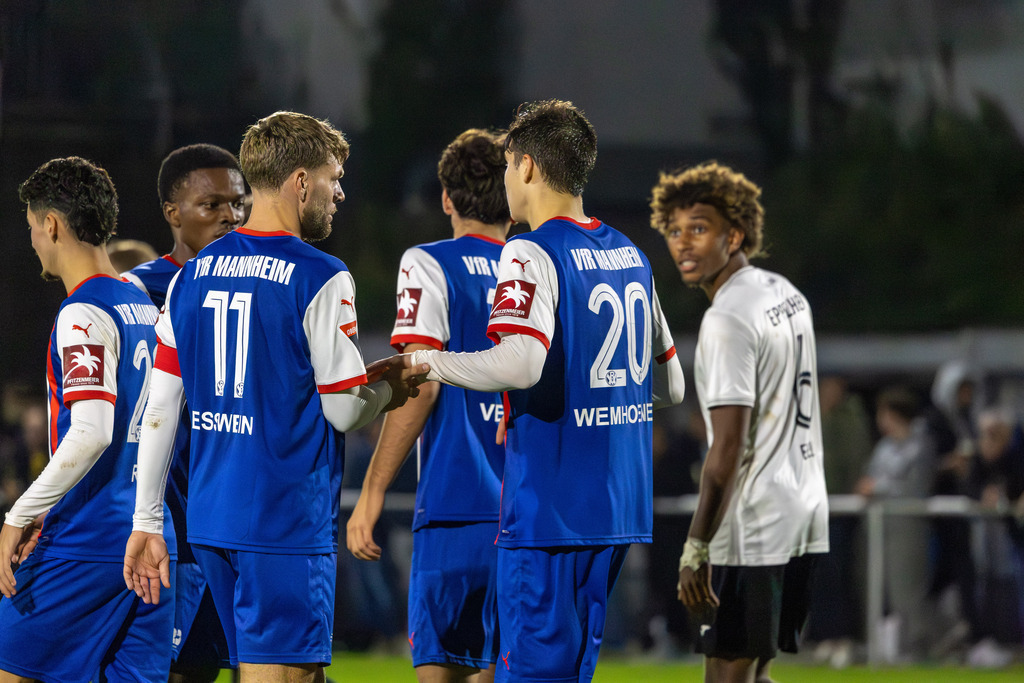 Fußball, Badischer Pokal 2025/26, Viertelfinale: ASV Eppelheim gegen VfR Mannheim***Bild: Freude beim VfR über das Tor zum 4:1 | Fußball, Badischer Pokal 2025/26, Viertelfinale: ASV Eppelheim gegen VfR Mannheim***Bild: Freude beim VfR über das Tor zum 4:1 - Realisiert mit Pictrs.com
