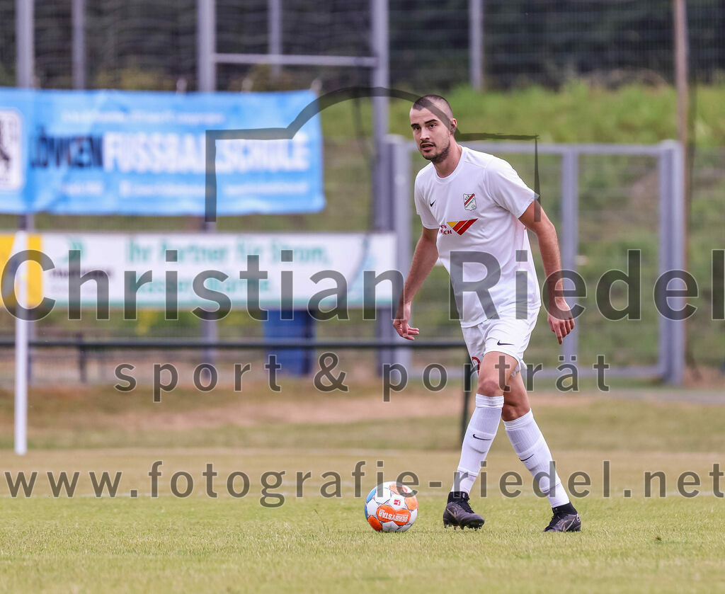 2023-06-30_086_FC_Langengeisling_gegen_VfB_Forstinning | Erding, Deutschland, 30.06.2023:
Fußball, Bezirksliga Oberbayern Ost 2023 / 2024, Testspiel, FC Langengeisling gegen VfB Forstinning, Endergebnis: 3:0

Luka Topic (VfB Forstinning, #25)

Foto: Christian Riedel / fotografie-riedel.net