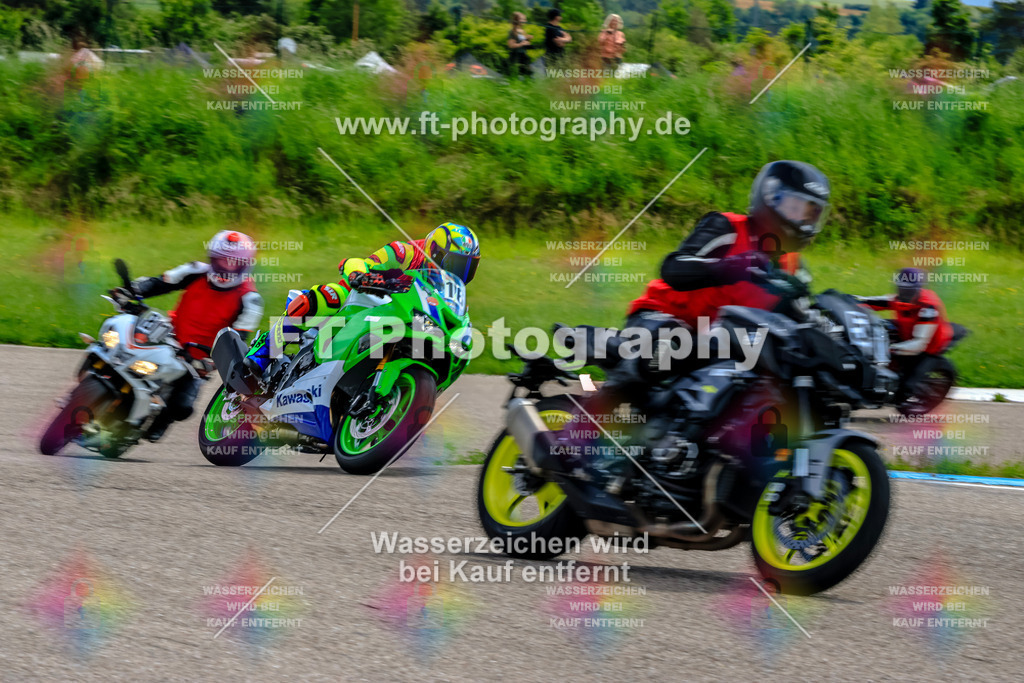 MotoTeam-9952 | Hier findet Ihr Bilder von Touristenfahrten auf der Nürburgring Nordschleife oder von anderen Veranstaltungen die ich besucht habe. Viel Spass beim Durch Schauen 