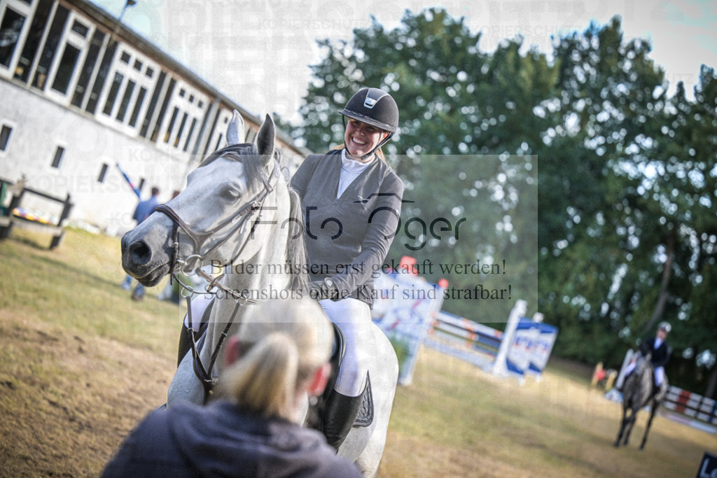 DOS_0015 | Entdecke hochwertige Reitturnierfotos von Foto Oger. Professionell, emotional und authentisch – jetzt Lieblingsmomente im Shop bestellen.Deutschlandweite Turnierfotografie. - Realisiert mit Pictrs.com