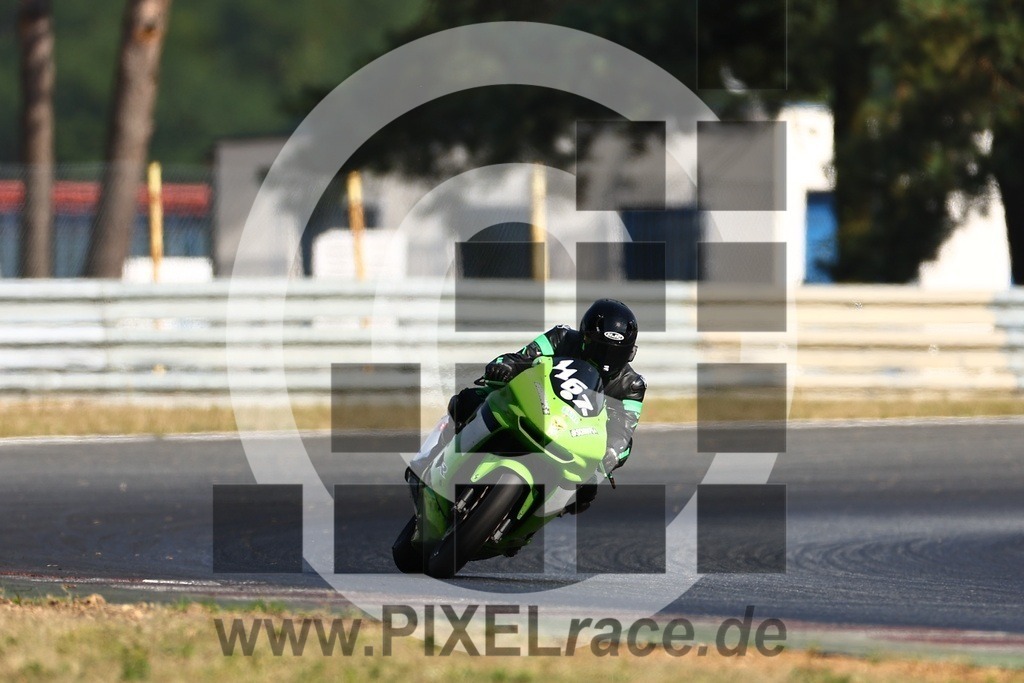 1167-20240905_05067 | Schöne Erinnerungen an spannende Momente - das festzuhalten ist unser Job. PIXELrace.de ist seit 2003 auf den Rennstrecken Europas unterwegs um die Action draußen beim Fahren und die wunderbare Stimmung imm Fahrerlager für euch einzufangen.