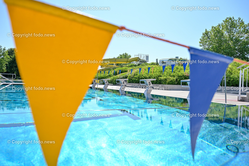 Vitalwelt Freibad Perg_ 05.06.2024-8 | 05.06.2024, Perg, AUT, Vitalwelt Perg, im Bild Freibad, Schwimmbecken, Sprungturm, Rutsche, Drohne