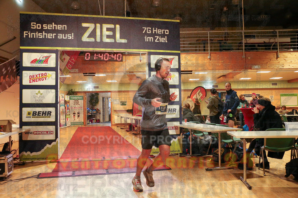 241208_1106_EX1_4257 | Sportfotografie im Rhein-Sieg Kreis, Köln, Bonn, NRW, Rheinland Pfalz, Hessen, etc. Unser Tätigkeitsfeld umfasst den Laufsport vom Volkslauf über den Marathon, Duathlon, Triathon bis zum Ultralauf wie Kölnpfad Ultra oder Schindertrail.