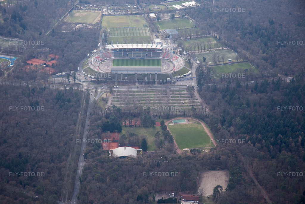 Luftbild: Wildparkstadion KSC im Ortsteil Oststadt in Karlsruhe im Bundesland Baden-Württemberg in Deutschland. Foto: IMG_086374.jpg vom 26.02.2016 durch Werner Riehm/FLY-FOTO.de