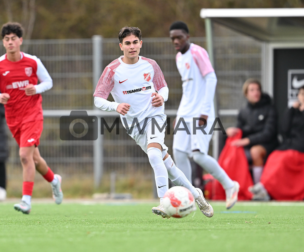 Fussball I Herren I Saison 2025-2026 I Bundesliga I 6. Spieltag I Eintracht Frankfurt - FC Bayern München  | MWMARA - Realisiert mit Pictrs.com