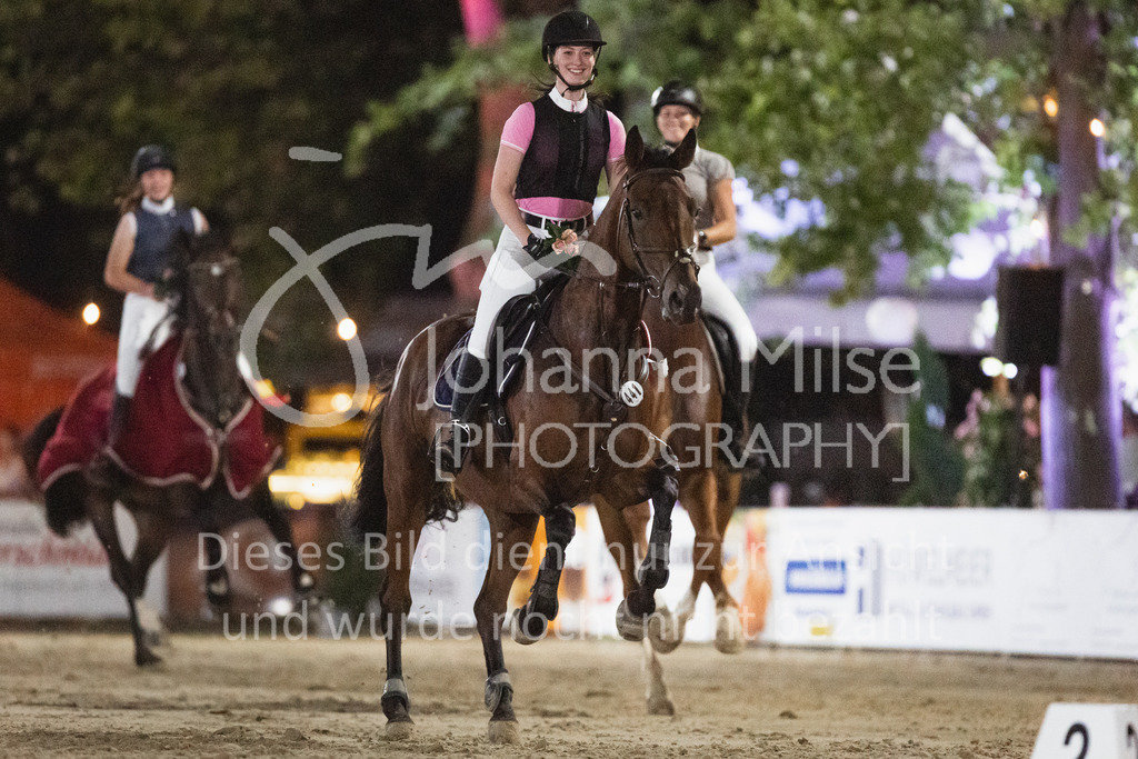 220825_Delbrueck_A1-Mannschaft-525 | Deine schönsten Turniermomente als professionelle Fotos! Entdecke hochwertige Pferdesport-Fotografie im Online-Shop. Jetzt Fotos finden & bestellen!