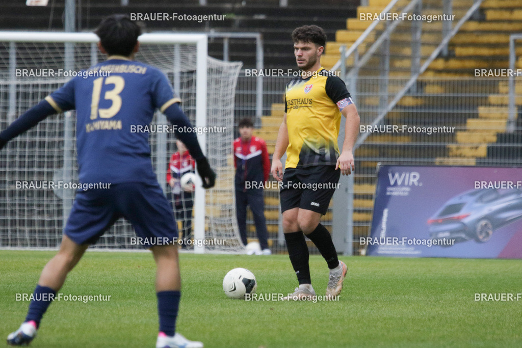 KFC Uerdingen - TSV Meerbusch | Krefeld, Deutschland, 07.12.25 Ole Päffgen (KFC Uerdingen) in Aktion während des Oberliga Niederrhein Spiels zwischen KFC Uerdingen - TSV Meerbusch im Krefelder Grotenburg Stadion am 07. Dezember 2025 in Krefeld (Foto von Ralph Görtz / Brauer-Fotoagentur)