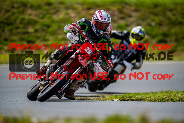 MaZZes_FotoMatrix_220904_9383 | S4