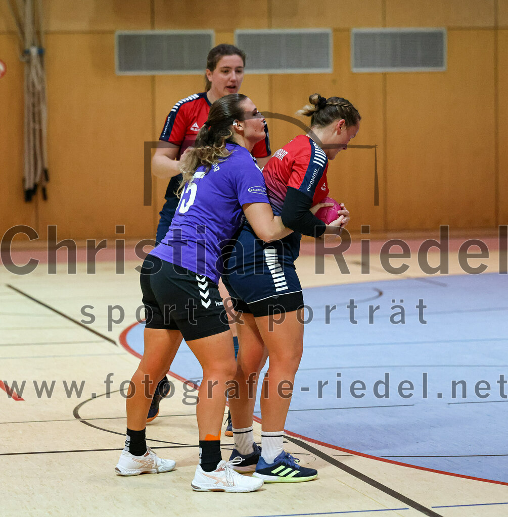 2022-11-19_066_SpVgg_Altenerding_gegen_HC_Donau-Paar | Erding, Deutschland, 19.11.2022:
Handball, Bezirksoberliga Frauen Altbayern 2022 / 2023, 5. Spieltag, SpVgg Altenerding gegen HC Donau/Paar, Endergebnis: 22:33

Verena Bauer (SpVgg Altenerding, #55)

Foto: Christian Riedel / fotografie-riedel.net
