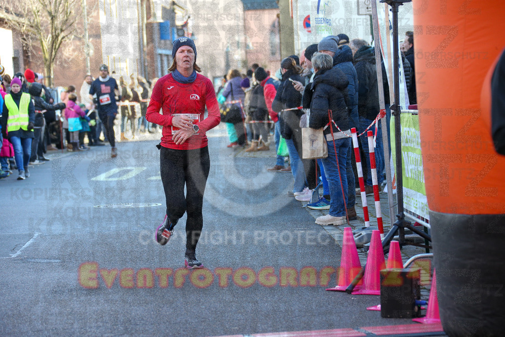 241201_1229_EX1_2382 | Sportfotografie im Rhein-Sieg Kreis, Köln, Bonn, NRW, Rheinland Pfalz, Hessen, etc. Unser Tätigkeitsfeld umfasst den Laufsport vom Volkslauf über den Marathon, Duathlon, Triathon bis zum Ultralauf wie Kölnpfad Ultra oder Schindertrail.