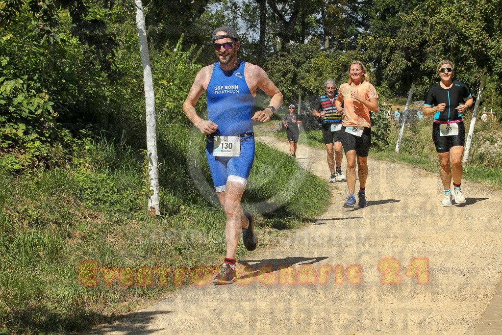 250824_1232_EX1_9682 | Sportfotografie im Rhein-Sieg Kreis, Köln, Bonn, NRW, Rheinland Pfalz, Hessen, etc. Unser Tätigkeitsfeld umfasst den Laufsport vom Volkslauf über den Marathon, Duathlon, Triathon bis zum Ultralauf wie Kölnpfad Ultra oder Schindertrail.