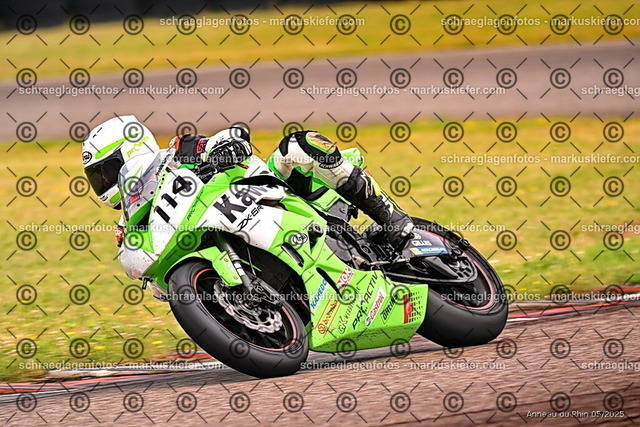 25bt02-0206 | markuskiefer.com - Realisiert mit Pictrs.com