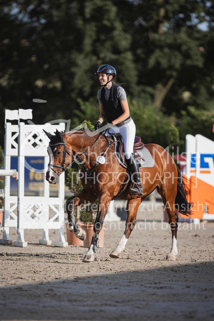 240628_LüPfSpTa_L-Spr-332 | Deine schönsten Turniermomente als professionelle Fotos! Entdecke hochwertige Pferdesport-Fotografie im Online-Shop. Jetzt Fotos finden & bestellen!