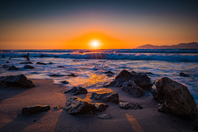 Sonnenuntergang am Strand von Kos | Professionelle Natur- & Landschaftsfotos als Poster, auf Leinwand & viele mehr. Wähle aus einer Vielzahl an Formaten & Materialien Dein perfektes Bild. - Realisiert mit Pictrs.com