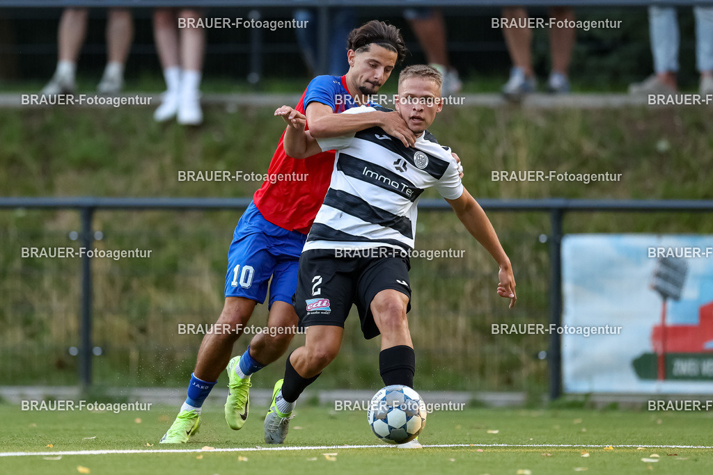 1_KFCWAT_20250723_0784.JPG -  - KFC Uerdingen - SG Wattenscheid 09 - Testspiel | Krefeld, Deutschland, 23.07.25: Yasin-Cemal Kaya (KFC Uerdingen) und Tarik Ould Seltana (SG Wattenscheid 09) im Kampf um den Ball waehrend des Testspiel Spiels zwischen KFC Uerdingen - SG Wattenscheid 09 in der Covestro Sportpark am 23. July 2025 in Krefeld, Deutschland. (Foto von Stefan Brauer/Brauer-Fotoagentur)