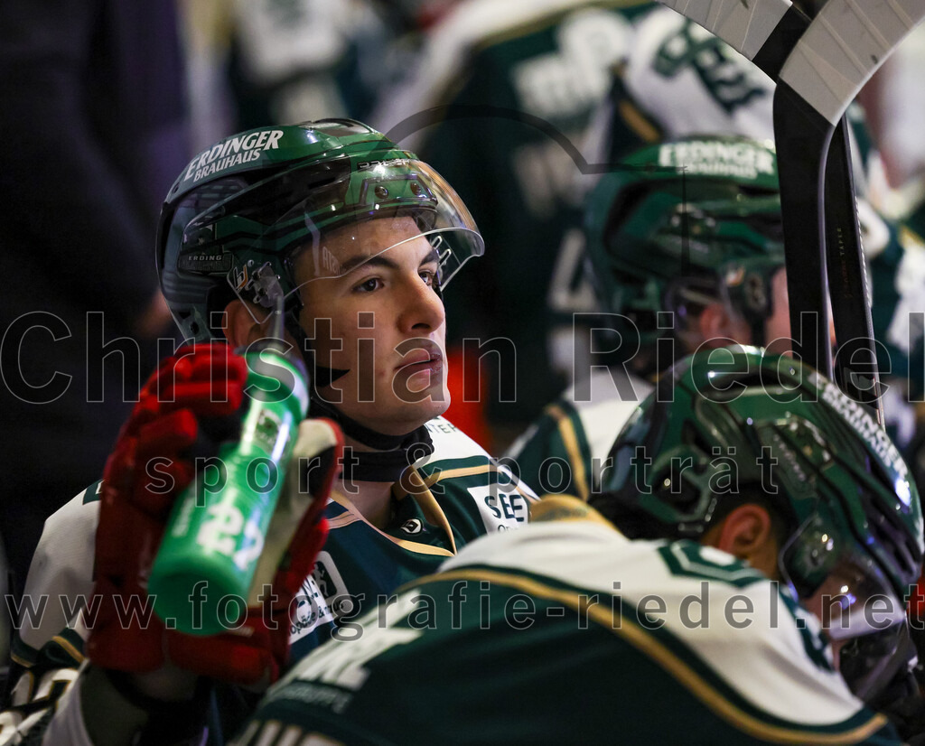 2026-01-30_054_TSV_Erding_gegen_EHF_Passau_Black_Hawks | Erding, Deutschland, 30.01.2026:Eishockey, Oberliga Süd 2025 / 2026, 42. Spieltag, TSV Erding gegen EHF Passau Black Hawks, Endergebnis: 2:6Cristian Achim (Erding Gladiators, #62)Foto: Christian Riedel / fotografie-riedel.net