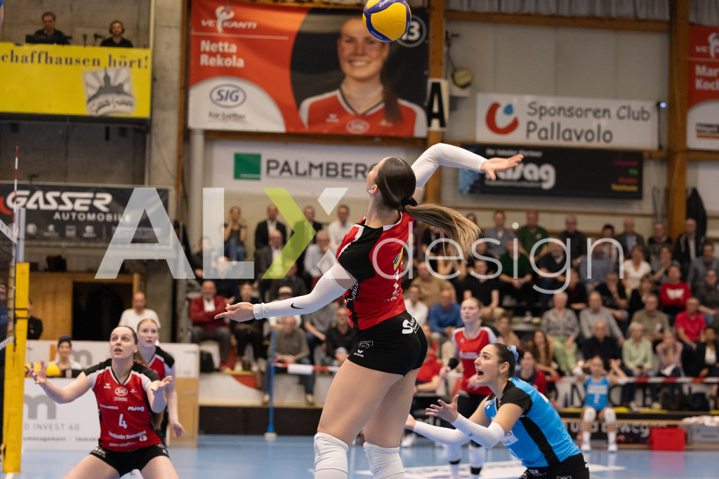 Volleyball I Frauen I Saison 2025-2026 I Volleyball NLA | Women I 1/2 Finals I  VC Kanti Schaffhausen - Sm'Aesch Pfeffingen I 18.03.2026 | 17 Leana Zuvic (CH) (VC Kanti Schaffhausen) - Aussen - Realisiert mit Pictrs.com